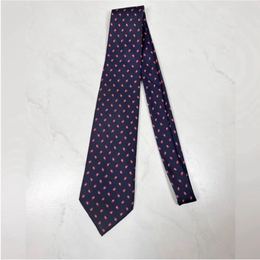 EUC Hanover Square Blue Paisley Tie